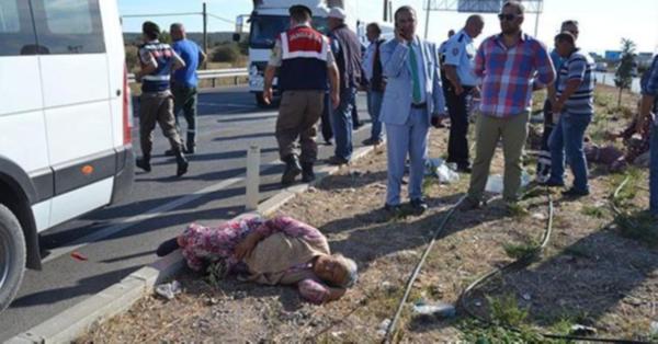 Balıkesir'de işçi minibüsü kaza yaptı: 18 yaralı