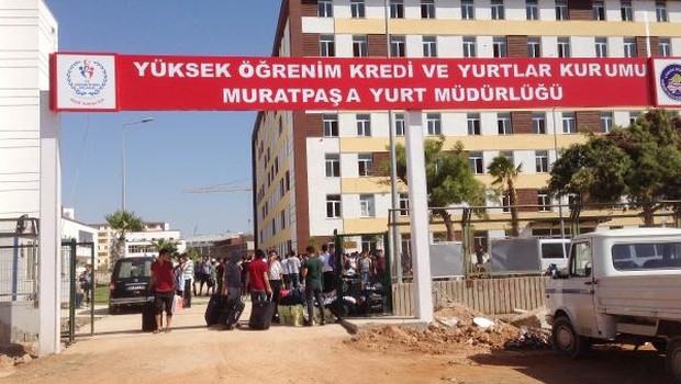 Antalya KYK yurdunda yol yok, güvenlik yok, odalar inşaat halinde... Öğrenciler tepkili