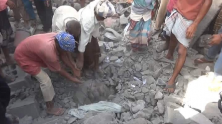 Suudi Arabistan Yemen'de katliam yaptı: En az 45 ölü