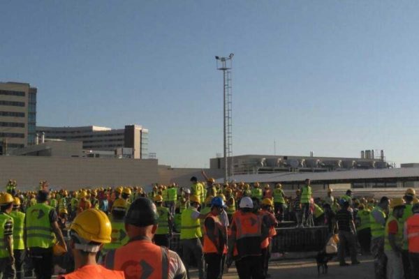 VİDEO | Mersin Şehir Hastanesi inşaatı işçilerinden iş bırakma eylemi!