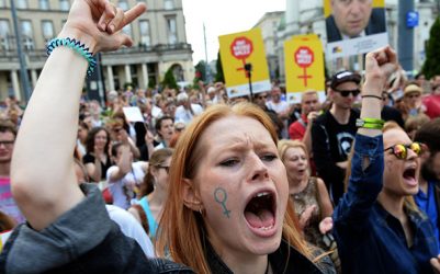 Kürtaj hakkı için Polonyalı kadınlar greve çıkıyor