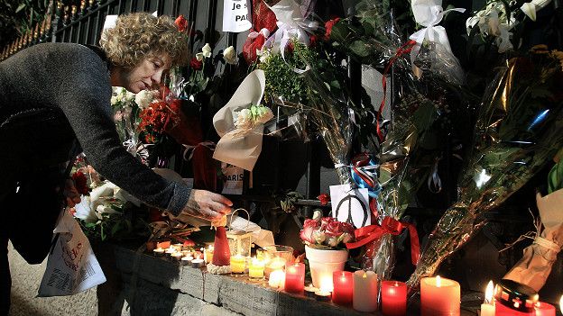Paris saldırılarının 1. yıldönümünde hayatını kaybedenler anılıyor