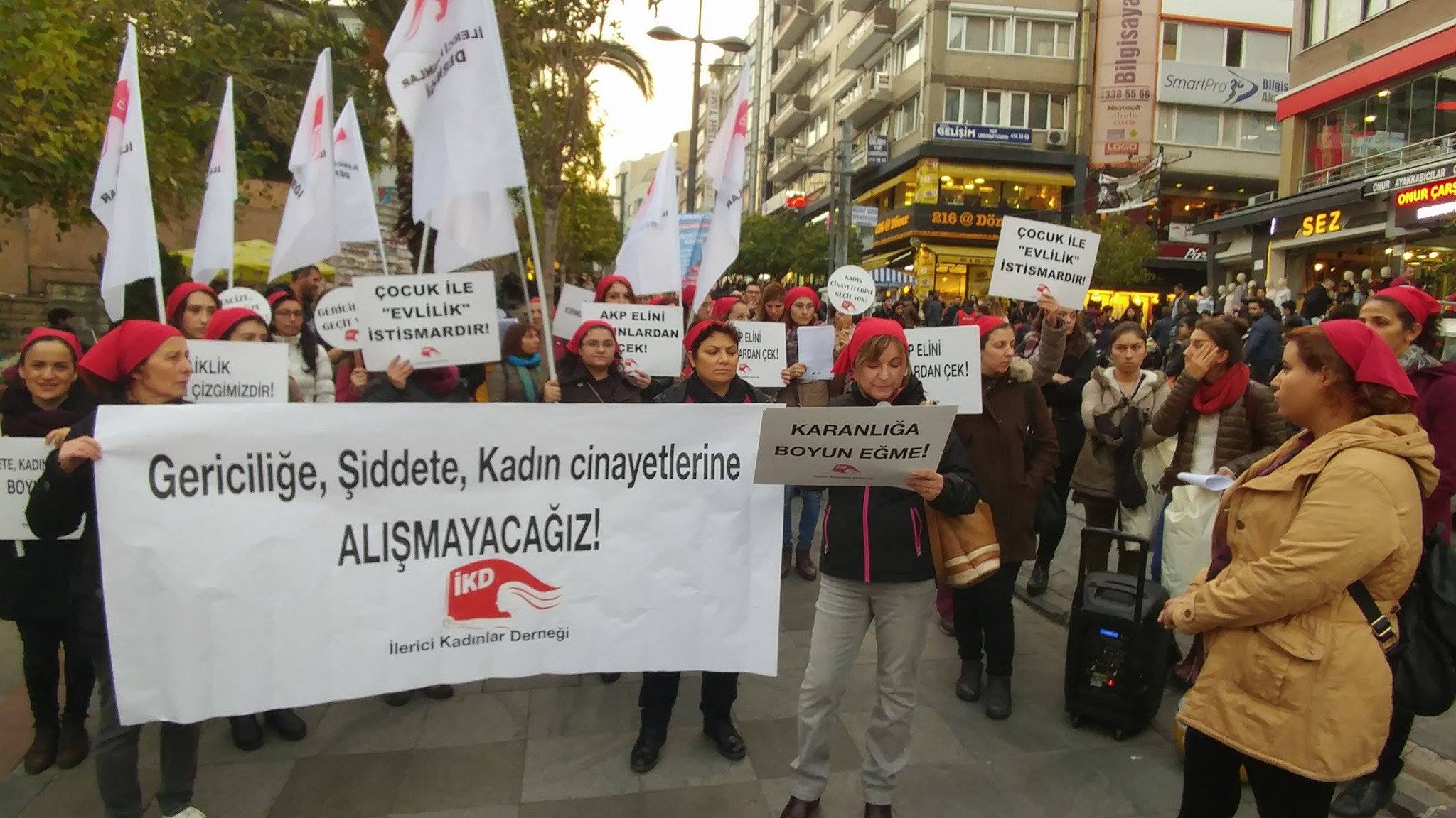 İKD'den eylem: Mücadelemiz laik ve aydınlık bir Türkiye içindir!