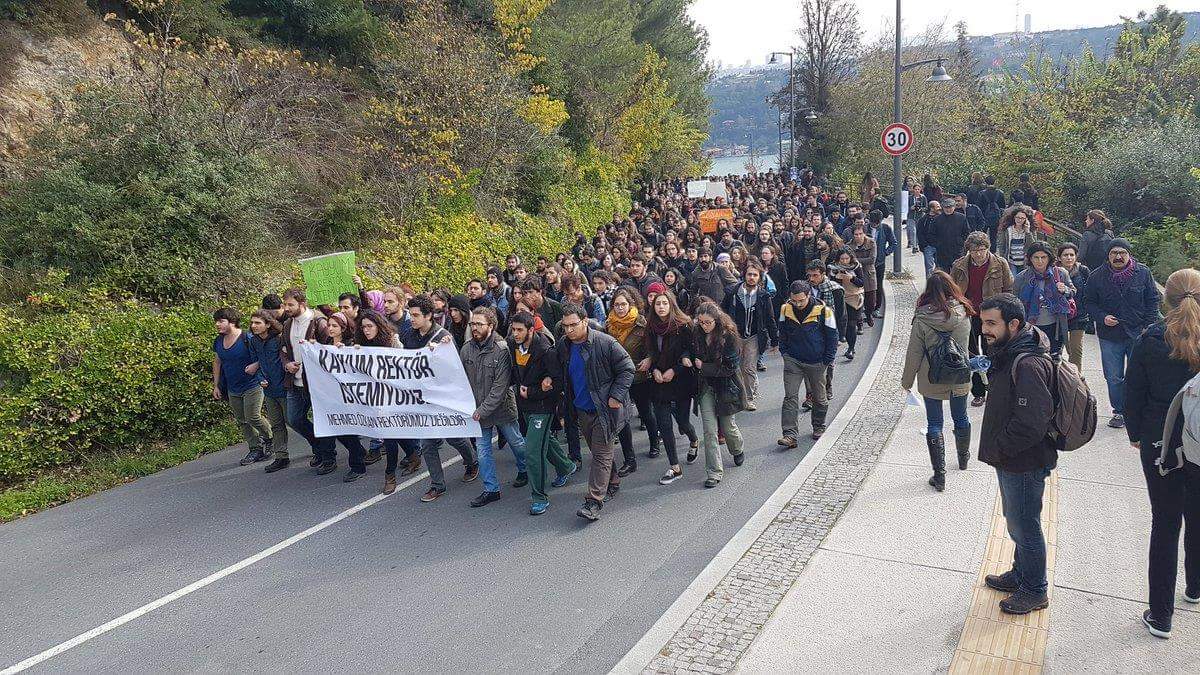 VİDEO | Boğaziçi Üniversitesi'nde 'kayyım rektör' protestosu: Öğrenciler gözaltına alındı