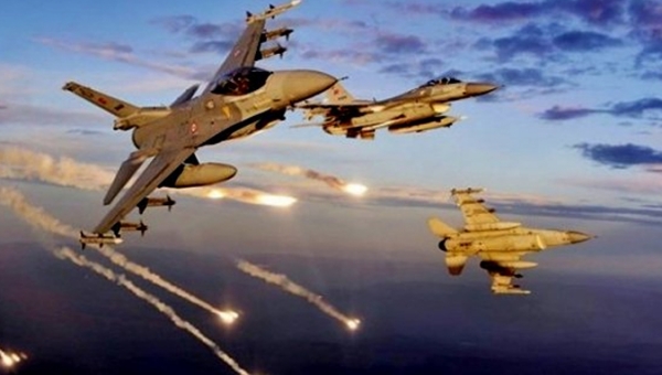 TSK'ya ait jetler El Bab'ı bombalıyor
