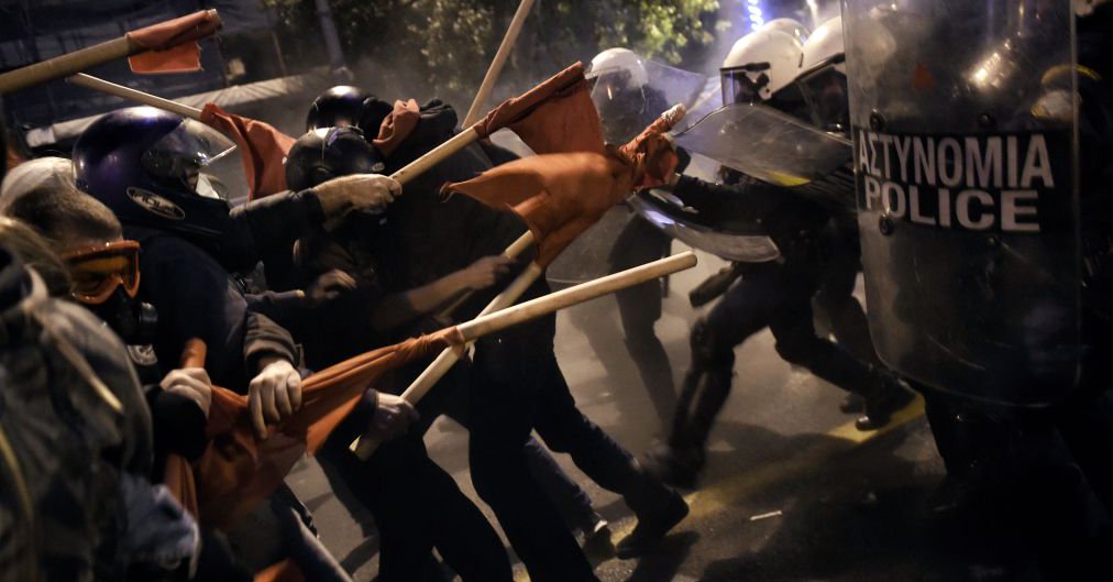 VİDEO | Atina'da Obama protestosuna polis saldırısı