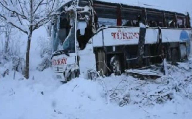Sinop'ta yolcu otobüsü şarampole yuvarlandı: 4 ölü, 27 yaralı