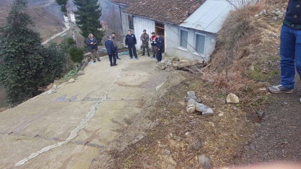 Trabzon'da aile katliamı: Cinnet geçiren kişi kardeşlerini ve annesini öldürdü