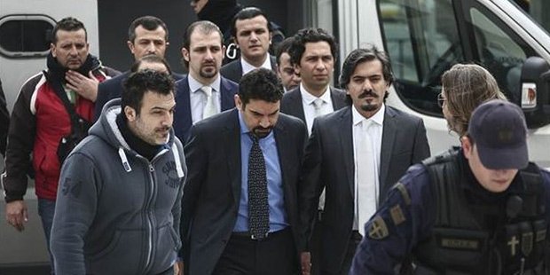 Yunan mahkemesinden 8 askerin tahliye talebine ret