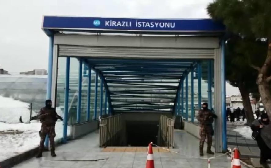 Bağcılar'da 'Reina saldırganı' ihbarı üzerine metro kapatıldı