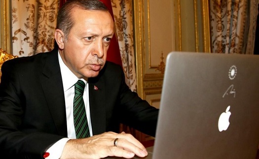 İzmir'de sosyal medya paylaşımına 'Erdoğan'a hakaret'ten tutuklama