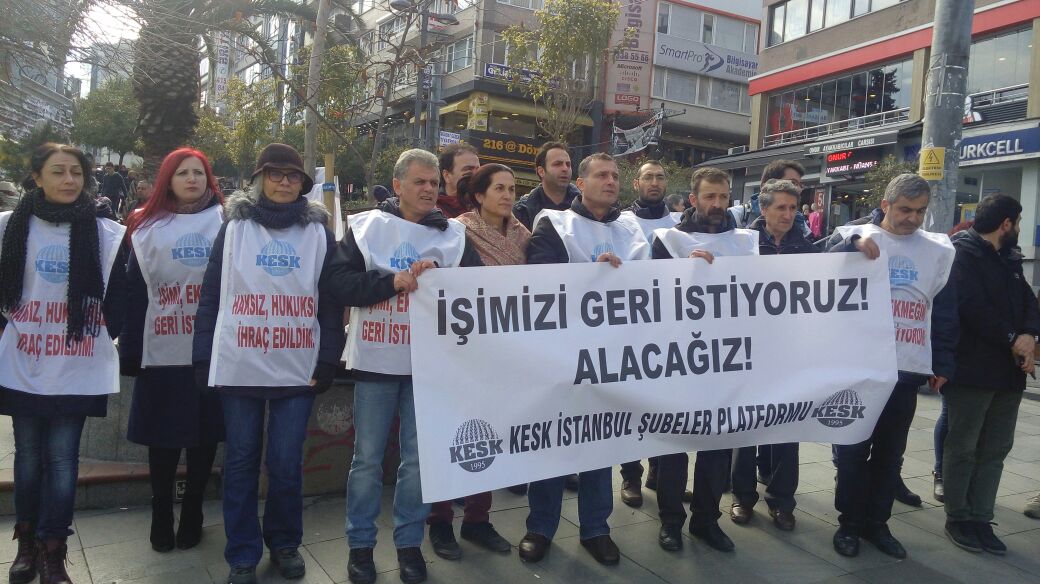 İhraç edilen kamu emekçileri Kadıköy, Kartal ve Bakırköy'de oturma eylemleri düzenliyor
