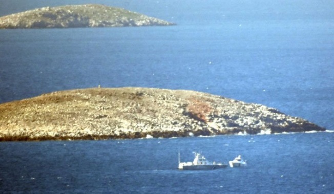 'Kardak'ta Türk ve Yunan tekneleri çarpıştı'