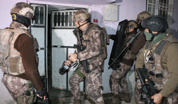 İstanbul'da dokuz ilçede IŞİD operasyonu