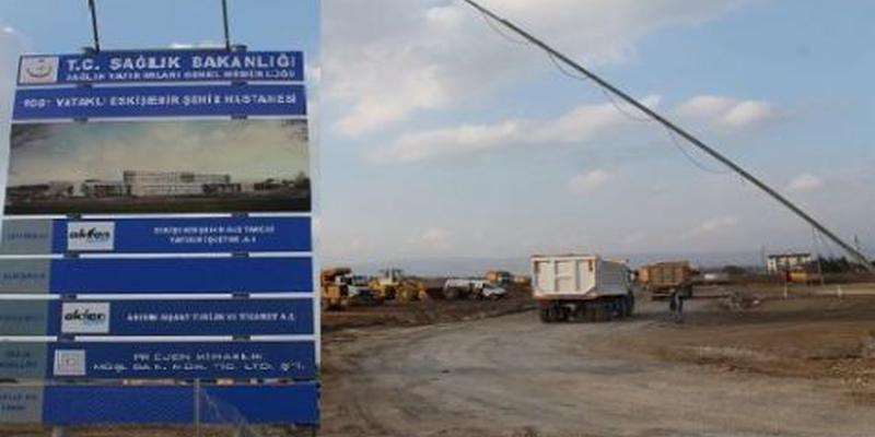 Eskişehir'de iş cinayeti: Vinçten kurtulan tonlarca demirin altında kalan işçi hayatını kaybetti