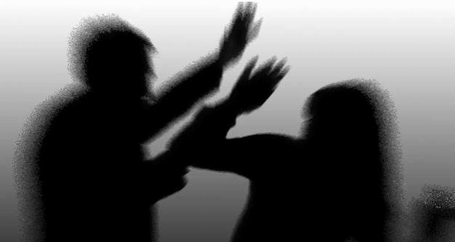 Kadına yönelik şiddet sürüyor: Eski eşine sopa ve bıçakla saldırdı