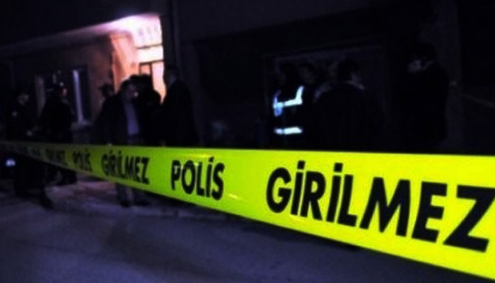 Kadıköy Caferağa'da yangın çıkan evde çürümeye başlamış ceset bulundu