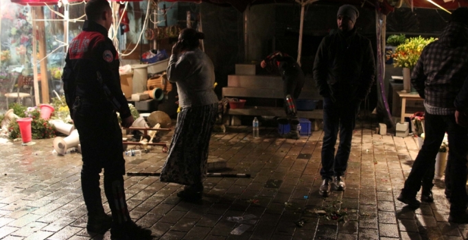 Taksim Meydanı'nda çiçekçiler arasında bıçaklı kavga