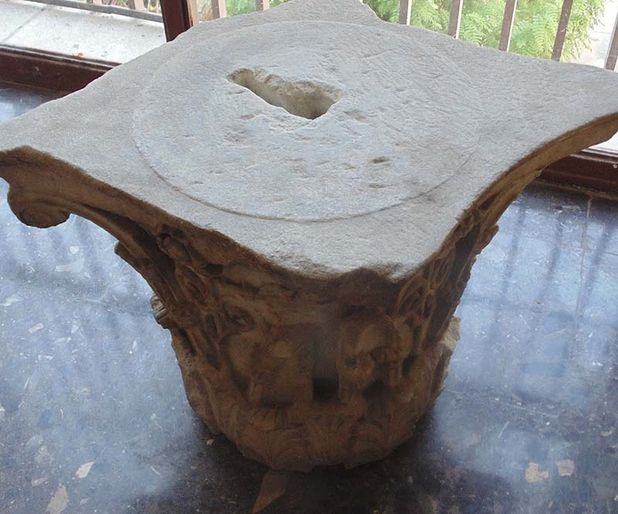 Kafeteryada sehpa olarak kullanılan mermer bin 800 yıllık Roma dönemi eseri çıktı