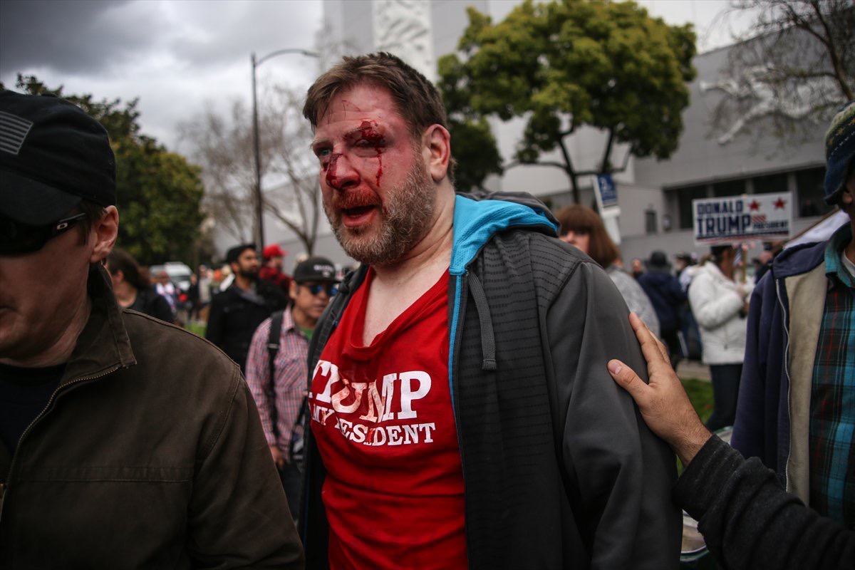 VİDEO | California'da Trump destekçileri ve karşıtları birbirine girdi