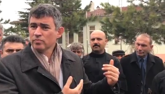 VİDEO | Erdoğan'ın muhtarı Feyzioğlu'na kapıyı kilitledi