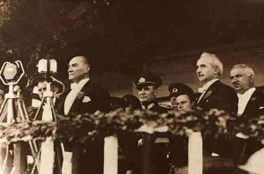 Atatürk'ün yazdığı 'Nutuk' yasaklandı