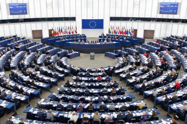 Avrupa Parlamentosu'ndan referandum açıklaması