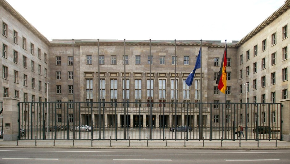Almanya Maliye Bakanlığı'nda bomba alarmı
