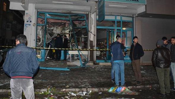 Diyarbakır'da markete el yapımı patlayıcı atıldı