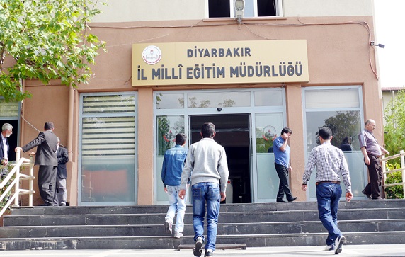 Newroz'a katılanların isimlerini istediler