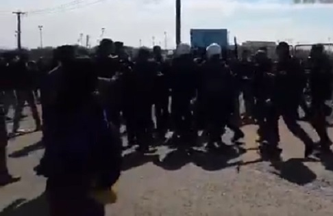 VİDEO | Polis Newroz alanına yöresel kıyafetleriyle girmek isteyenlere saldırdı