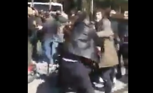 VİDEO | YTÜ'de 'Hayır' için pedal çeviren üniversitelilere polis saldırısı: 17 öğrenci gözaltına alındı