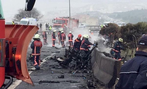 VİDEO | Beylikdüzü'nde helikopter düştü: 5 kişi hayatını kaybetti