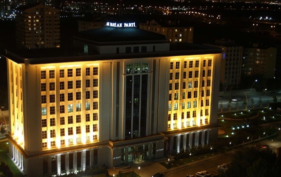 Şaibeli sonuçların ardından AKP Genel Merkezi Erdoğan için hazırlanıyor