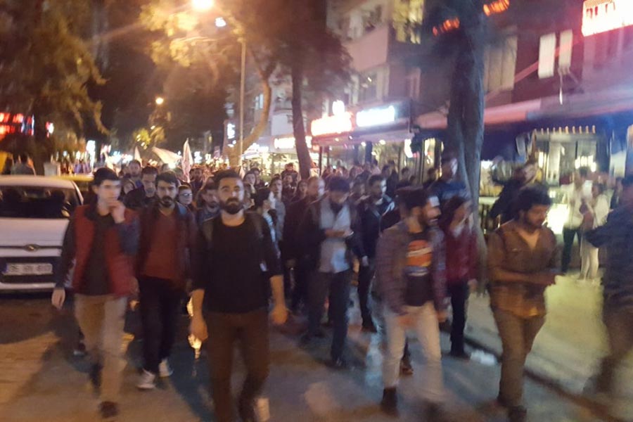 İzmir'de protesto yürüyüşüne polis saldırısı ve gözaltı