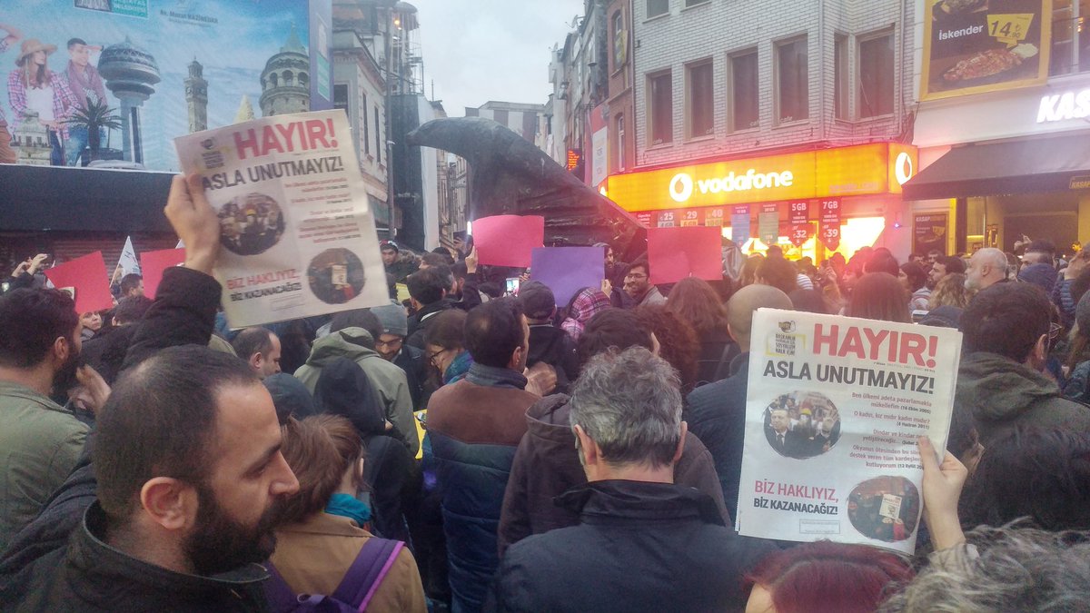 İstanbul ve Ankara'da şaibeli referandum sonuçları protesto ediliyor