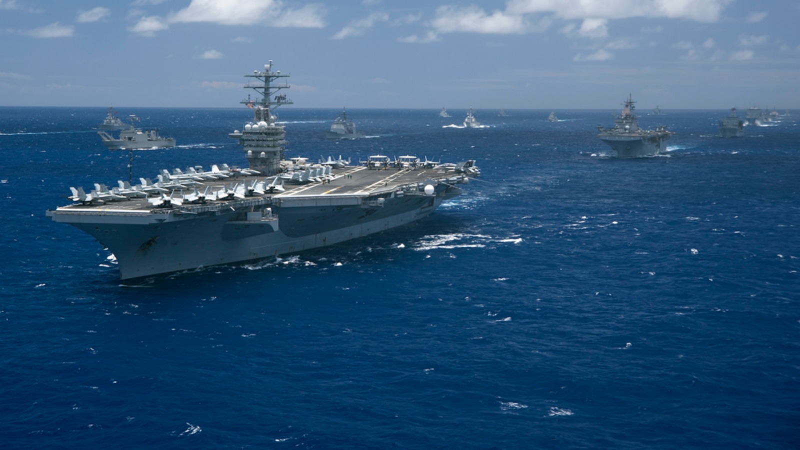 ABD'nin Kore provokasyonu sürüyor: Hücum filosu bölgeye ilerliyor
