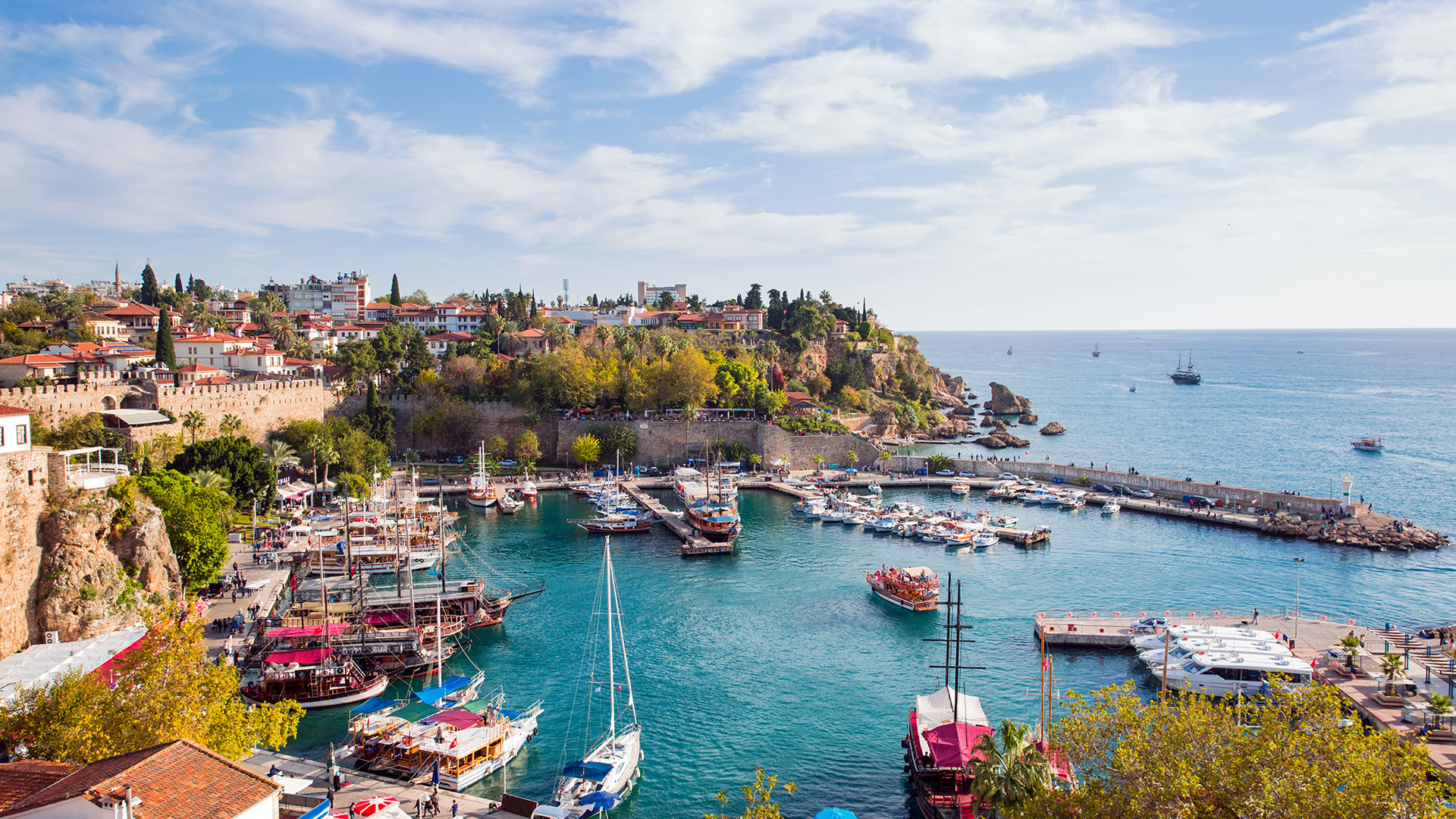 Antalya’da açık alanda alkol tüketimi yasaklandı!