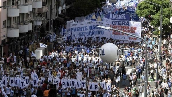 Arjantin’de işçiler “açlığa karşı” yürüdü