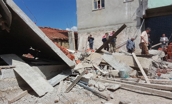 Samsun'da inşaat çöktü: 3 işçi hayatını kaybetti