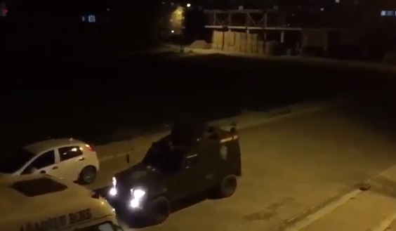 VİDEO | Bu da oldu: Polis aracından 