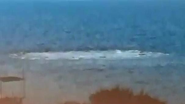 VİDEO | Çanakkale sahilinden denizde ürkütücü görüntüler