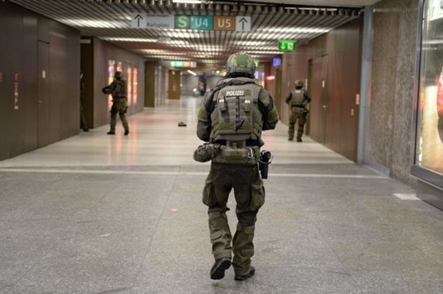 Münih'te tren istasyonunda çatışma: 5 yaralı var