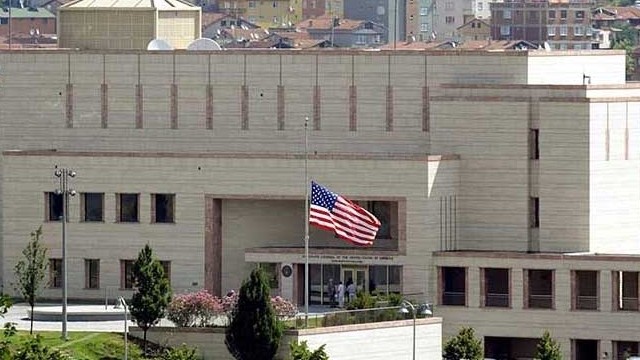 ABD İstanbul Başkonsolosluğu yakınında hareketli anlar