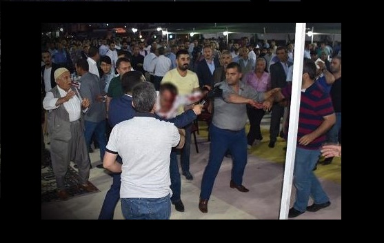 TBMM Başkanvekili Ahmet Aydın'ın katıldığı iftarda kavga çıktı: Yaralılar var