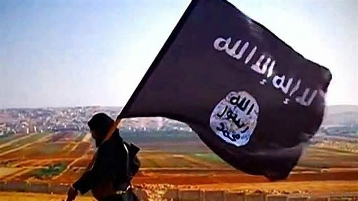 Rusya bir kere daha açıkladı: ABD ve SDG teröristlerle anlaşma yaptı, IŞİD savaşmadan çekiliyor