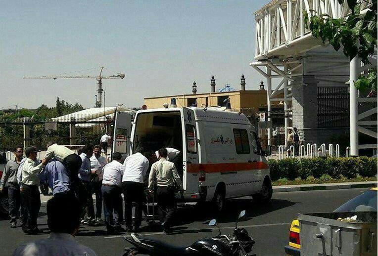 İran'da eş zamanlı saldırılar: Ölü ve yaralılar var