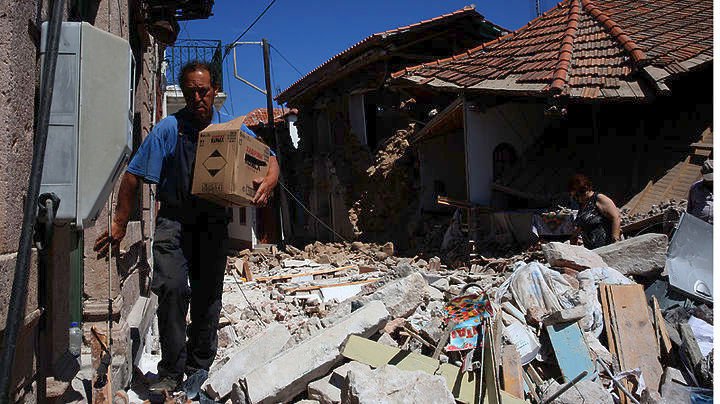 Depremin vurduğu Midilli'de köyler boşaltılıyor