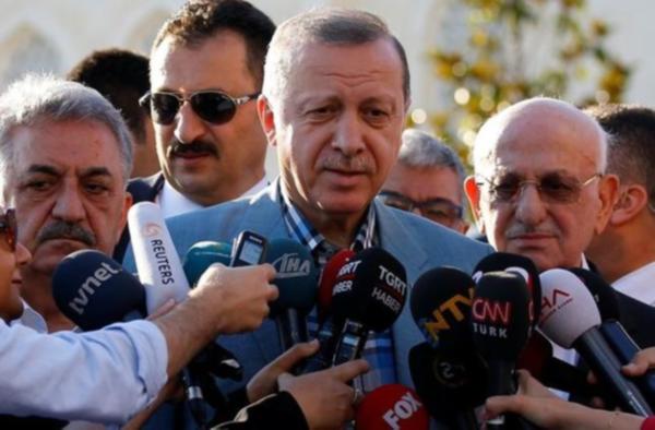 Erdoğan bayram namazı sırasında fenalık geçirdi: 