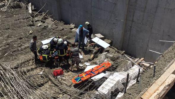 Antalya'da inşaatta göçük: 4 işçi yaralı